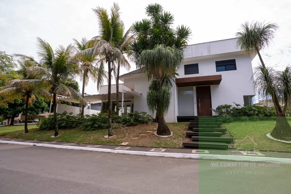 CASA / SOBRADO DE ALTO PADRÃO NO JARDINS MADRI | 3 SUÍTES | PISCINA | EM FRENTE ...