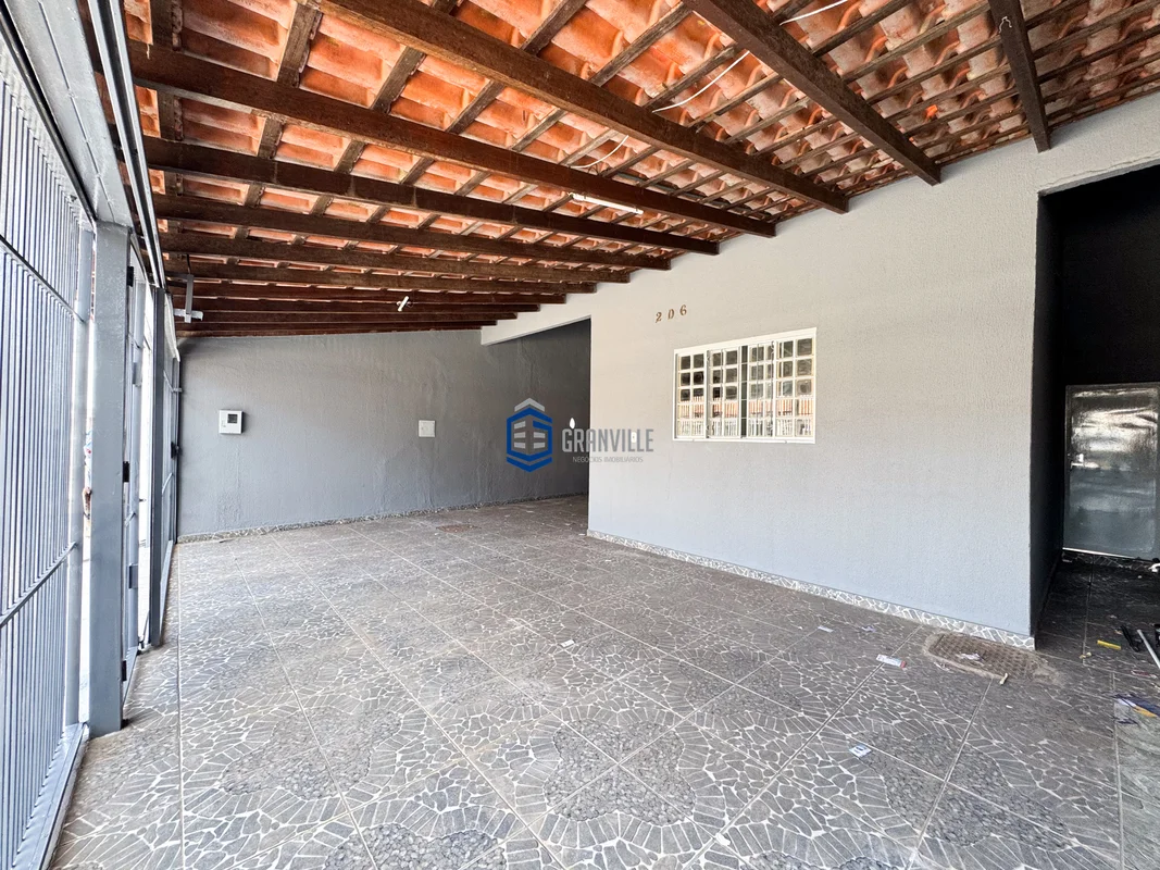 Granville Negócios Imobiliários Vende:Excelente casa toda na laje com telhado 10...