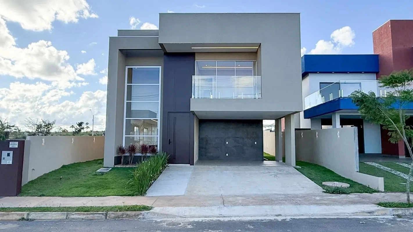 Eixo W Imobiliária vende:Casa com dois pavimentos no Condomínio Le Premier, Jard...