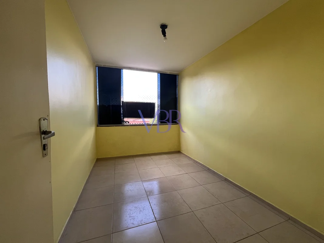 Alugo esse apartamento reformado, sendo dois quartos, sala para dois ambientes ,...