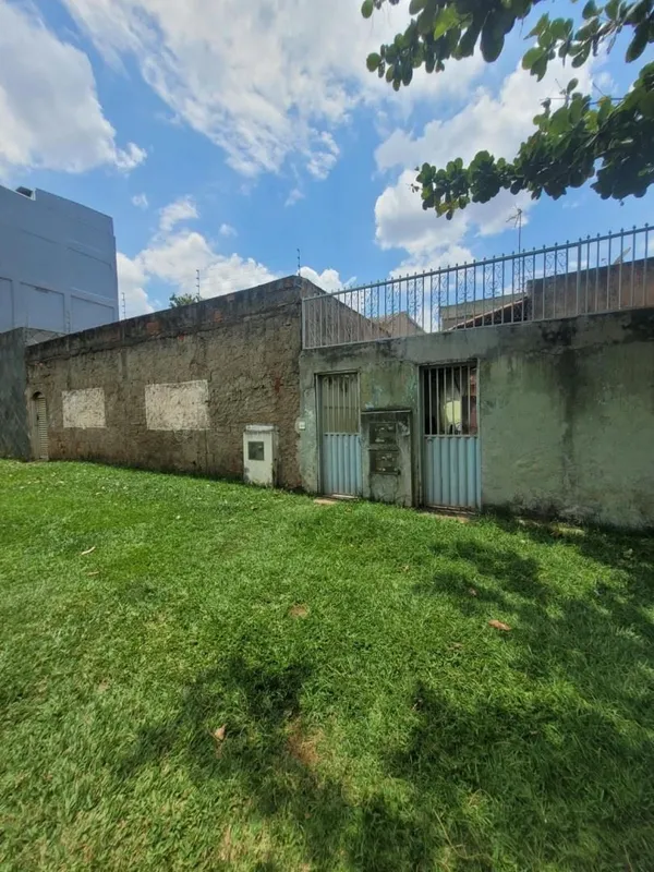 APARTAMENTO COM 02 QUARTOS, SALA, COZINHA, BANHEIRO E AREA DE SERVIÇO. SEM GARAG...