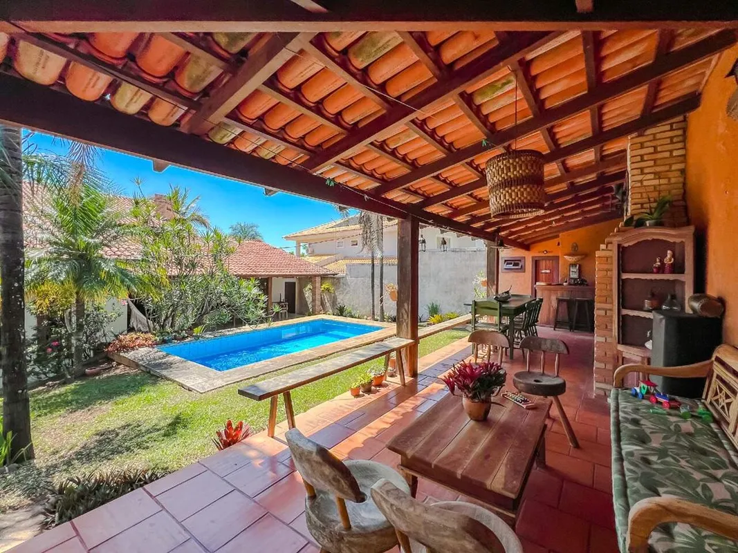 Casa com Projeto Assinado por Arquiteto - Condomínio no Jardim Botânico.Um verda...