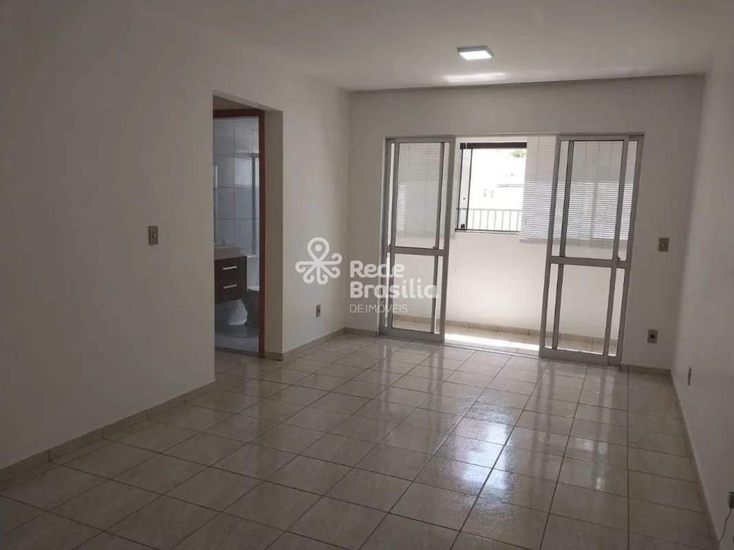Excelente apartamento de 02 quartos, no Condomínio Florence, na QS 204, com vara...