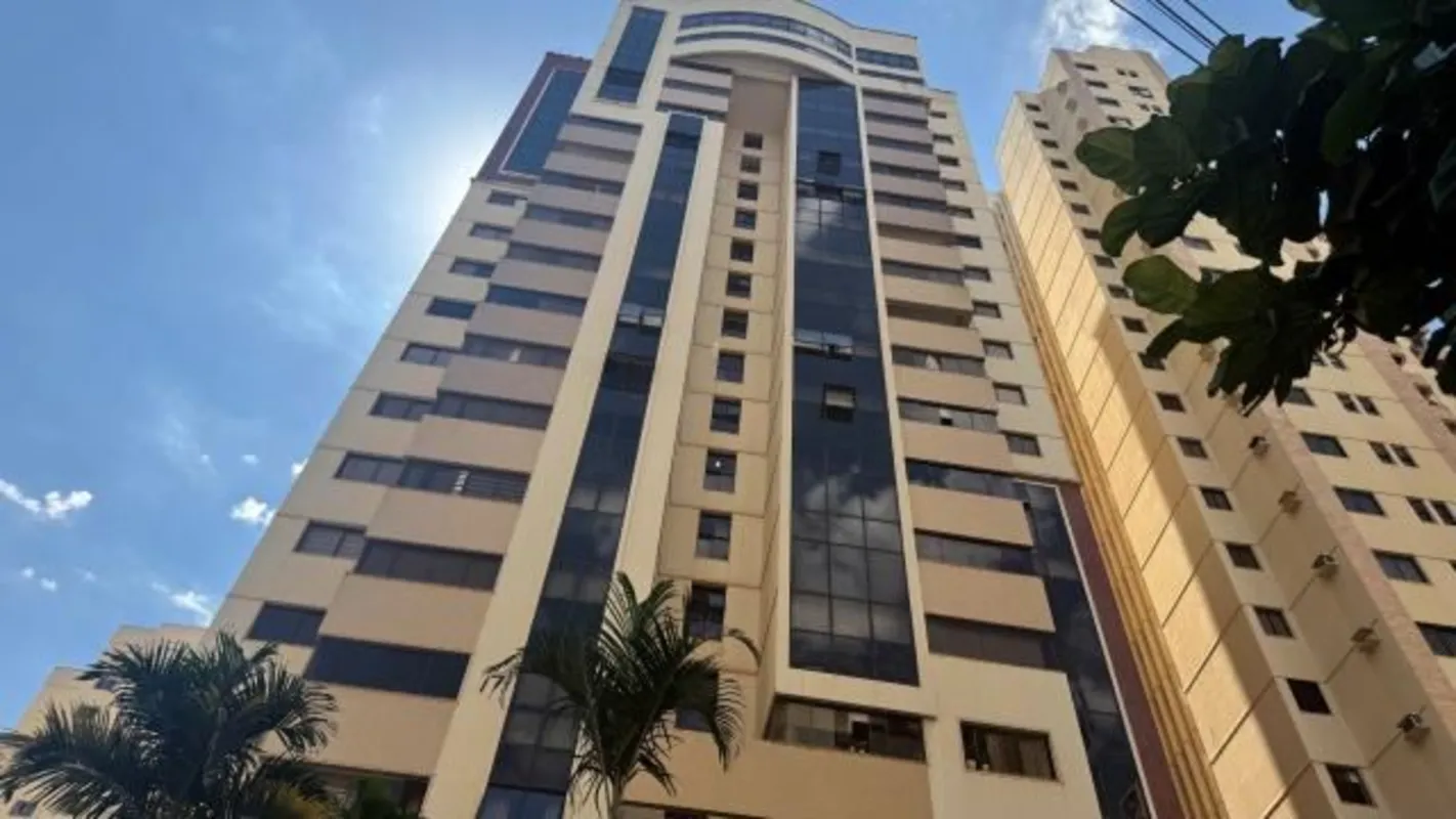 3 suites sendo 2 americanas todas com armarios, sala 3 amb. lavabo, cozinha com ...