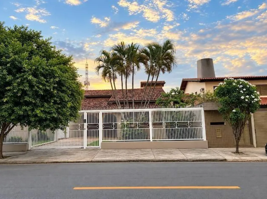 OPORTUNIDADE NO SETOR BUENO - CASA TÉRREA COM 4 SUÍTES E 600 m² DE TERRENOVenda:...