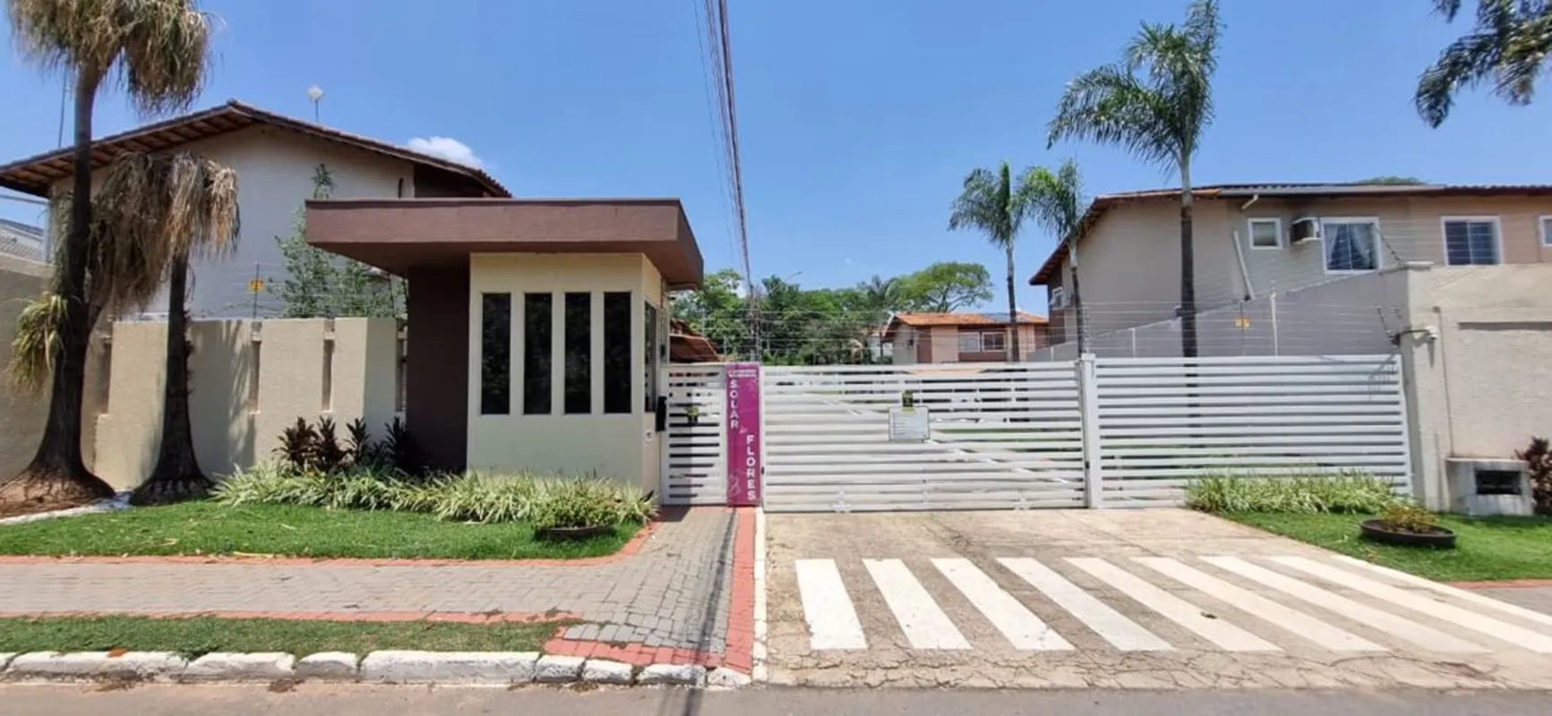 Excelente sobrado à venda no Residencial das Flores, em localização privilegiada...