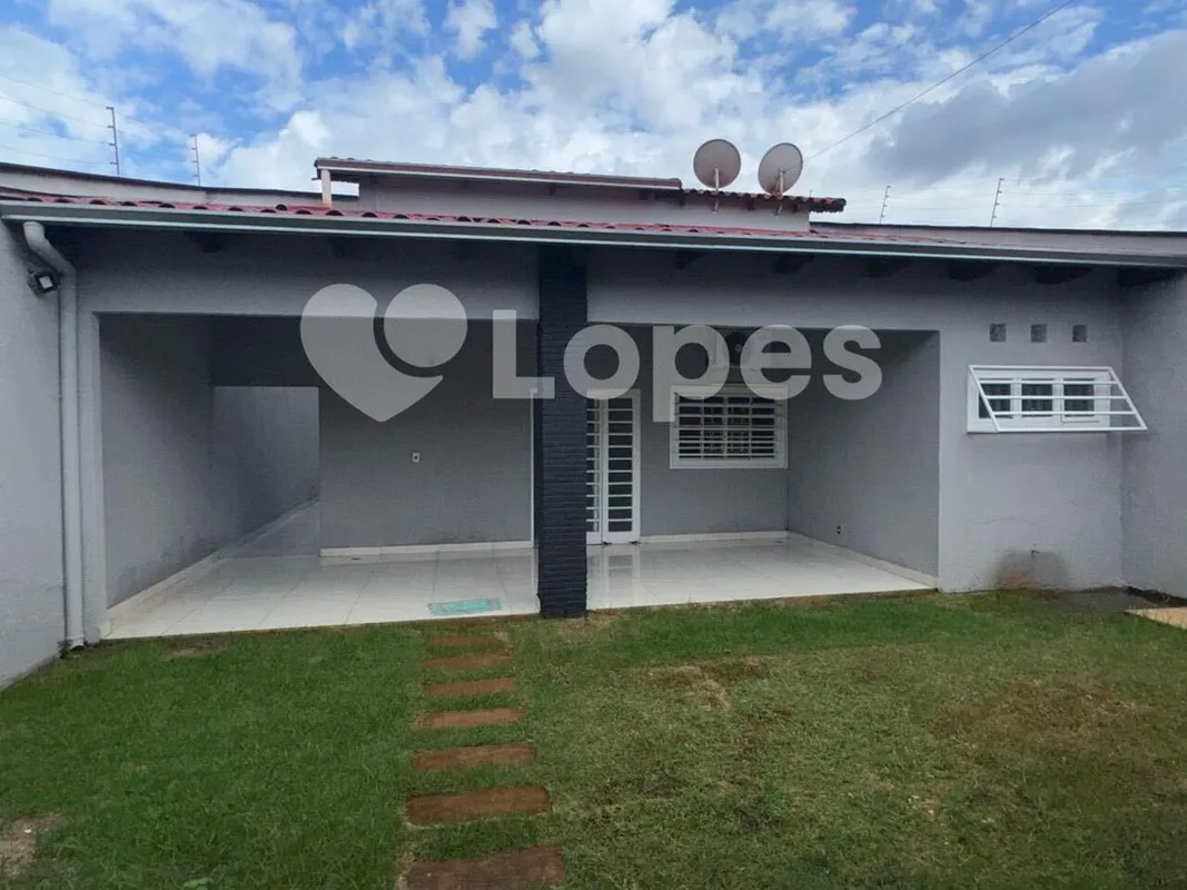 Casa à venda no Setor Moinho dos Ventos, Goiânia – GO | 3 quartos, 2 suítes, áre...