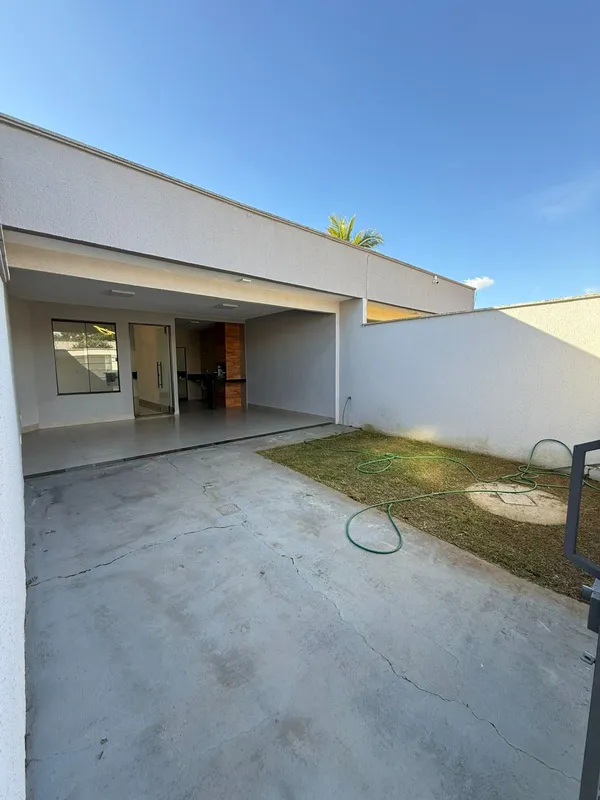 CASA RESIDENCIAL ITAIPU??? 03 Qts. sendo 01 Suíte ACABAMENTO ALTO PADRÃO COM ESP...