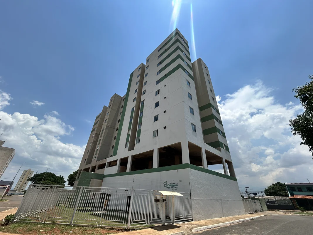 APARTAMENTO À VENDA | 2 QUARTOS (1 SUÍTE) | QS 111 – SAMAMBAIA/DFApartamento bem...