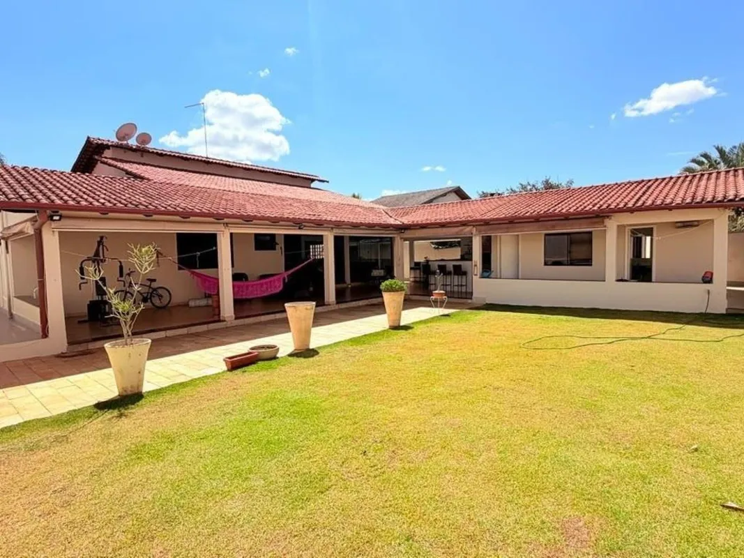 CBL IMÓVEIS VENDE COM EXCLUSIVIDADE: Descubra esta magnífica casa localizada no ...