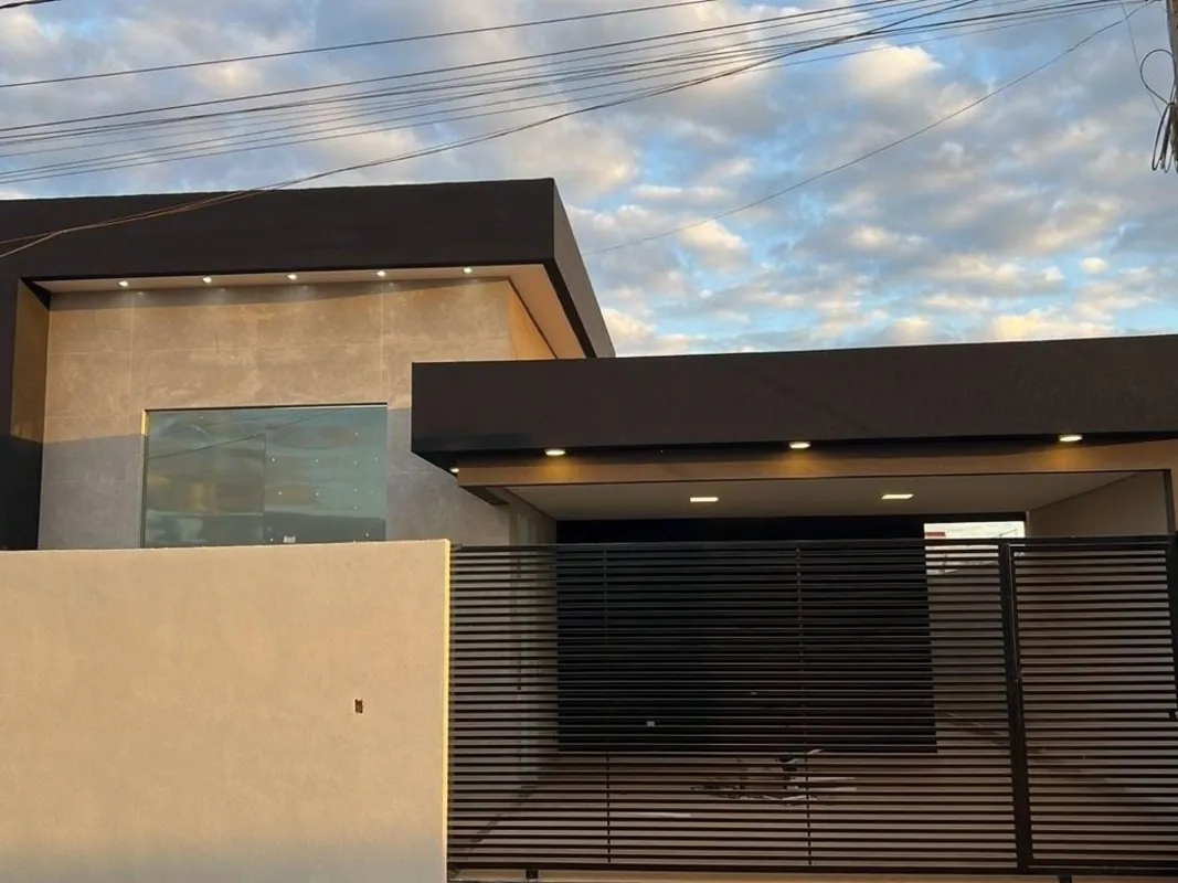 Em busca do lar dos sonhos para a sua família? Conheça essa incrível casa com tu...