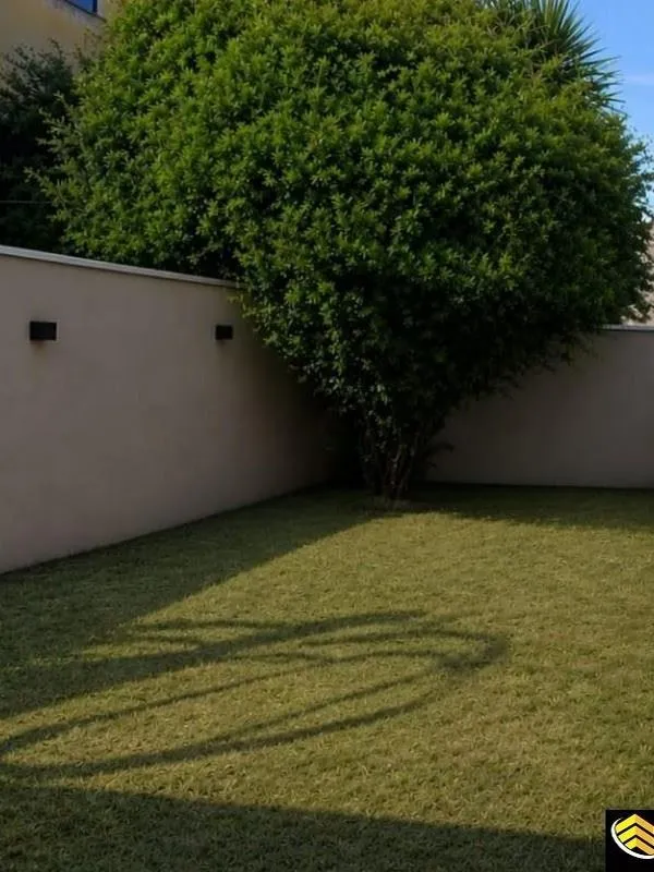 VENDE-SE TERRENO ? CONDOMÍNIO NOVA COLINA Excelente localização, logo na entrada...