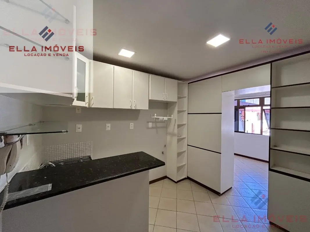 ______ELLA IMÓVEIS ALUGA!______EXCELENTE LOCALIZAÇÃO.Imóvel com iluminação natur...