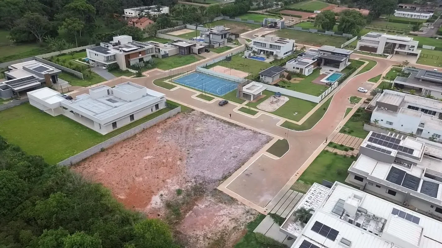 PARK WAY | QUADRA 5Terreno exclusivo em condomínio de alto padrão, em uma das me...