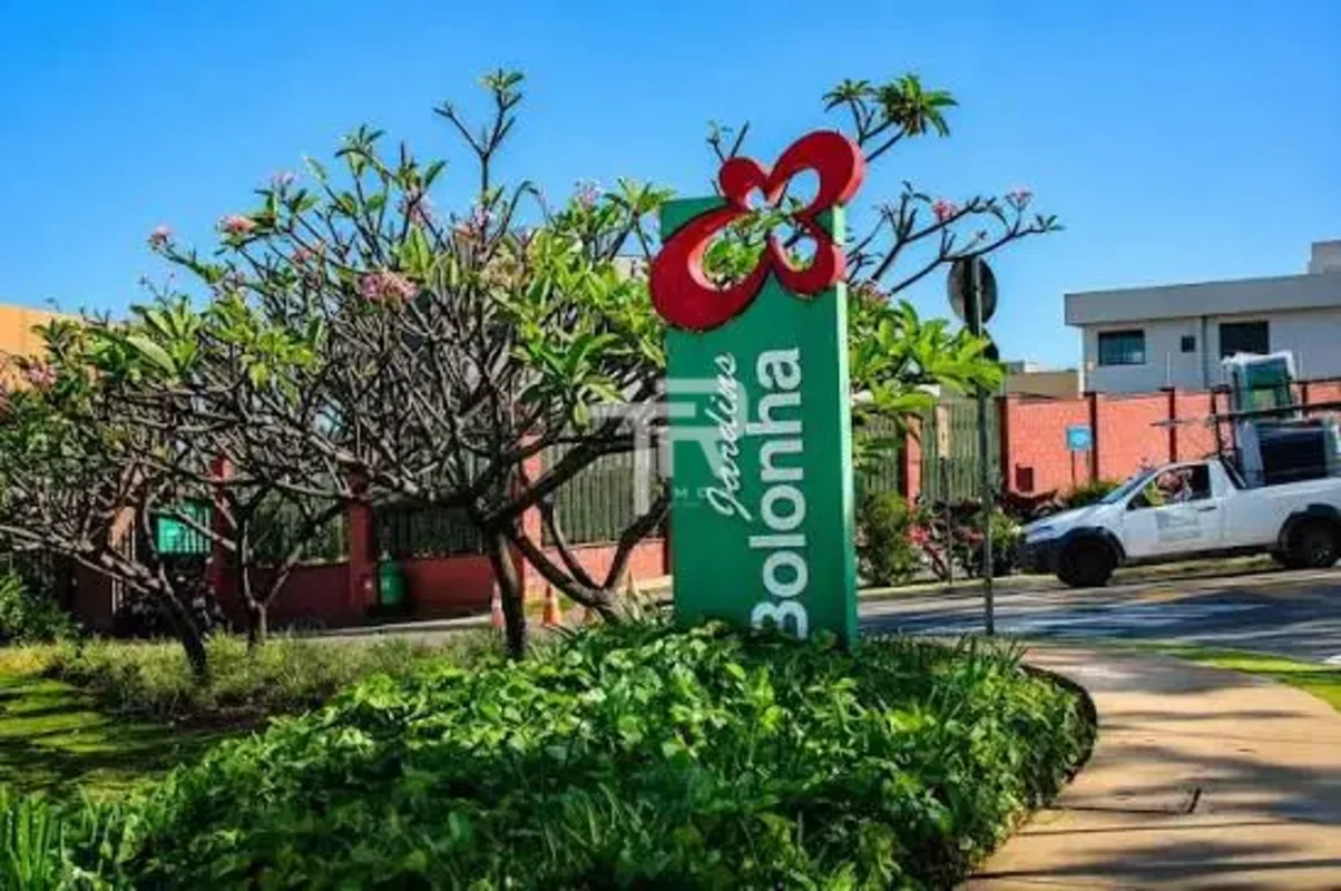 UM DOS MELHORES LOTES DO JARDINS BOLONHA DISPONIVELLocalizado na Qd 19, esse ter...