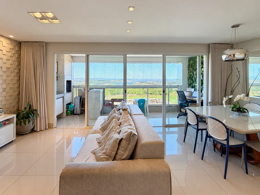 Apartamento nascente, em Goiânia, com 113 m² bem distribuídos, andar alto e vara...