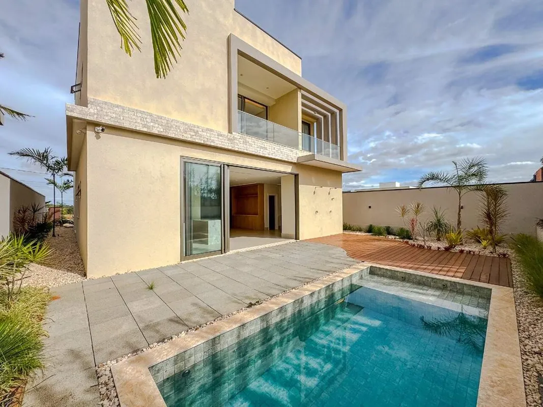 Arquitetura marcante, conforto absoluto e tecnologia integrada em cada detalhe.L...