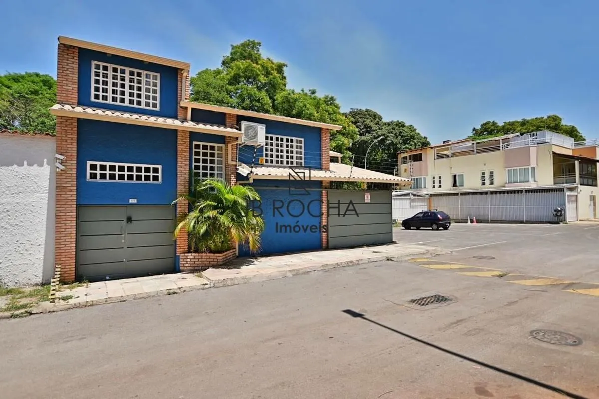 JB ROCHA IMÓVEIS VENDE (CASA COM HABITE-SE)Linda casa na SHIGS 709, terreno de e...