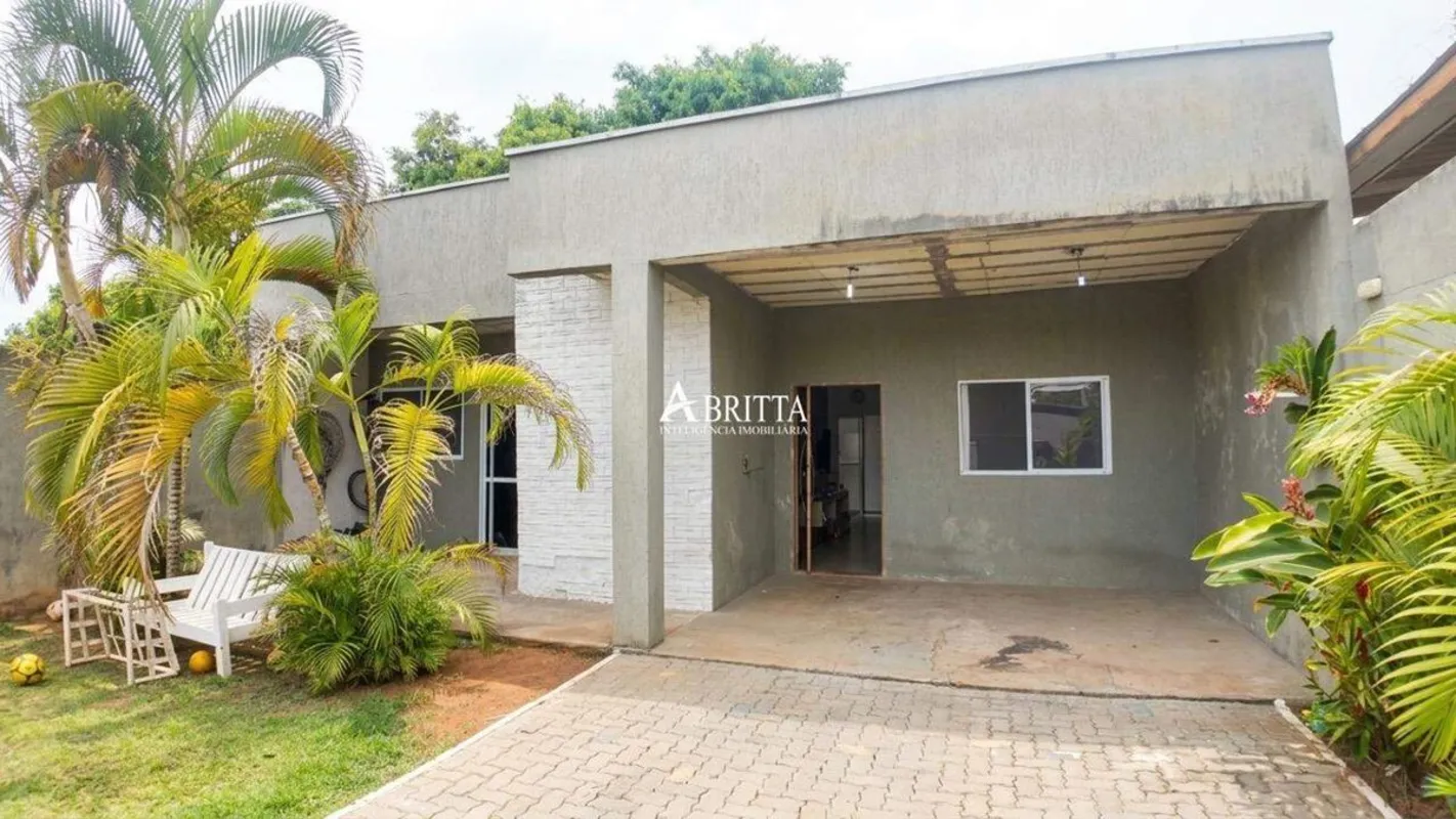  Casa com 2 quartos, suíte máster com closet, quintal e área gourmet com churras...