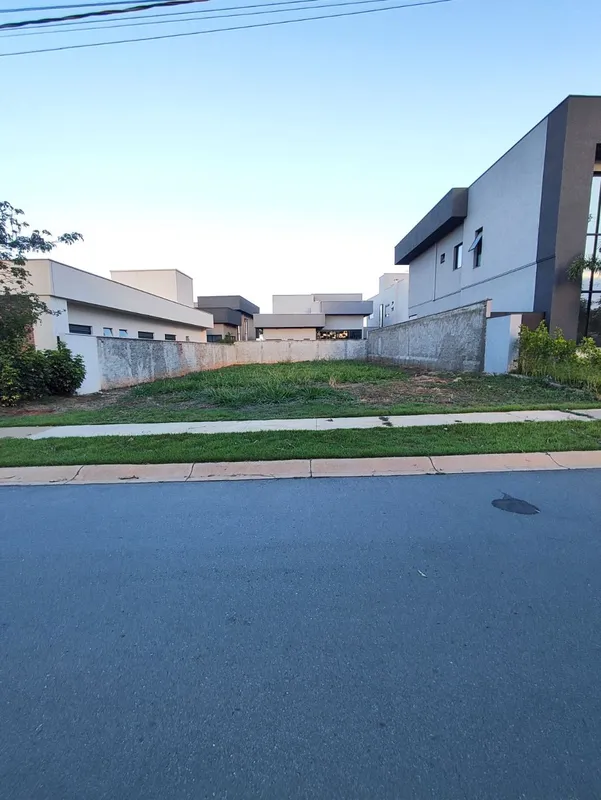 A oportunidade de construir seu lar dos sonhos aguarda vocÃª no prestigiado Resi...