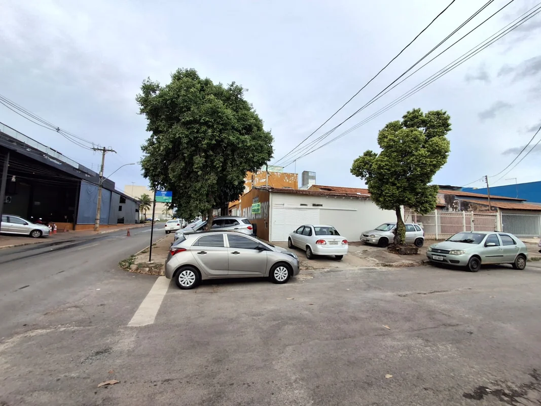 Casa de Esquina na QSD 31 - Taguatinga Sul | Residencial ou ComercialAproveite a...