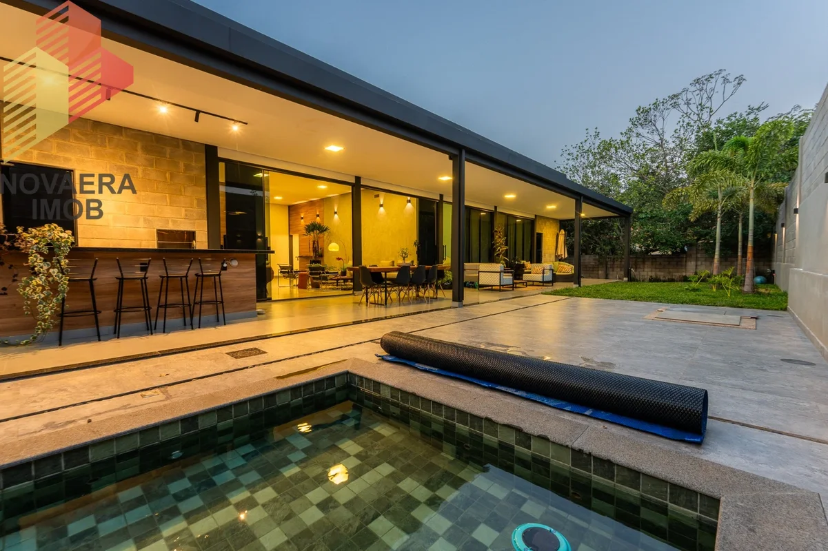 SOFISTICAÇÃO E CONFORTO | CASA COM PISCINA E VARANDA GOURMET NO CONDOMÍNIO QUINT...