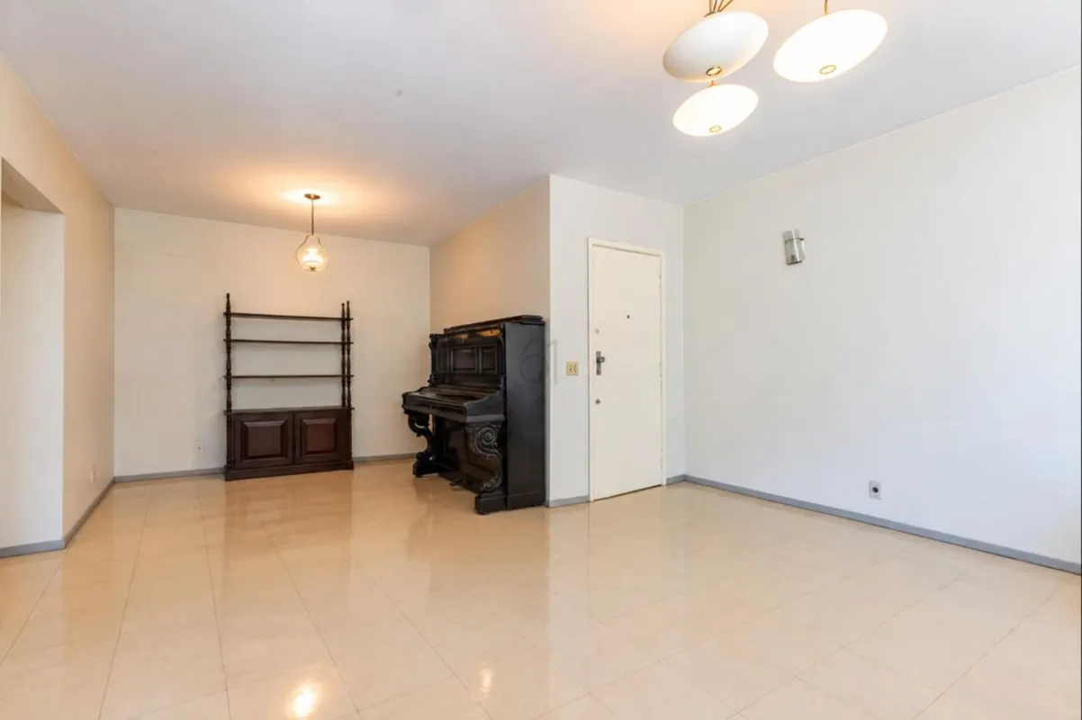 SQS 307 | 155,60 m² | 4 QUARTOS | EXCELENTE POTENCIAL PARA REFORMAUma oportunida...