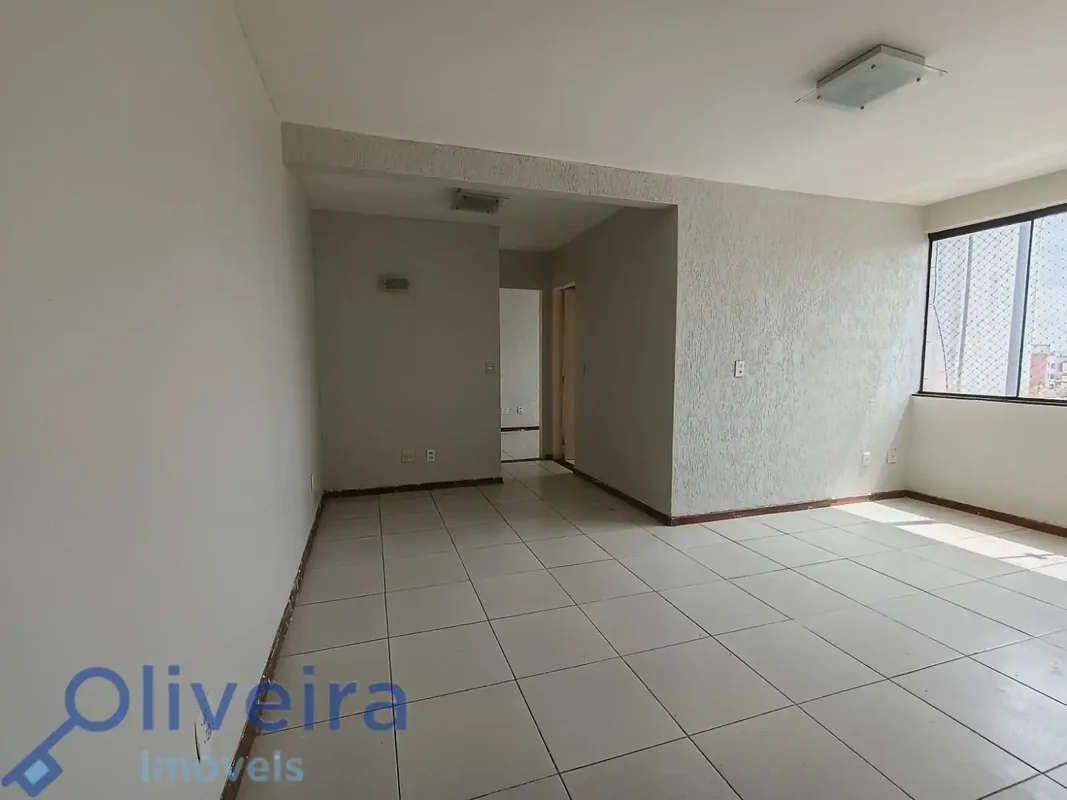 Conheça este apartamento confortável e bem localizado no QI 9 Bloco E, GUARA I, ...