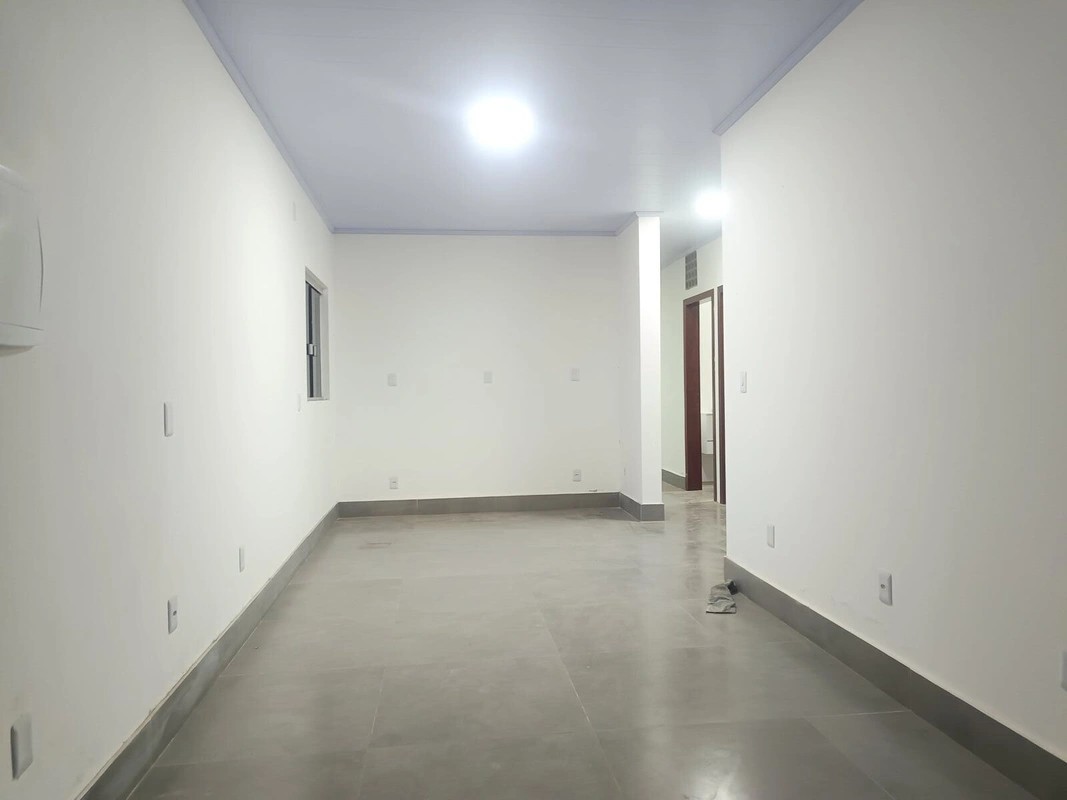 Casa para aluguel QD 09 VARJÃO.Dividida em 03 quartos, sendo 01 suite.Banheiro s...
