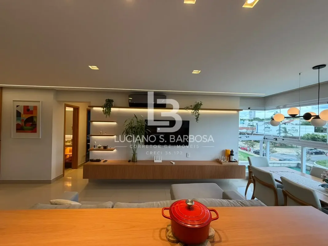 VARANDAS DO PARQUE Belíssimo apartamento em frente ao Parque Cascavel.94 m² Priv...
