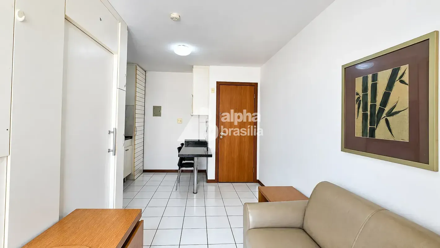 Pronta para morar!Sala com sofá e rack para computadorQuarto com cama de casal (...