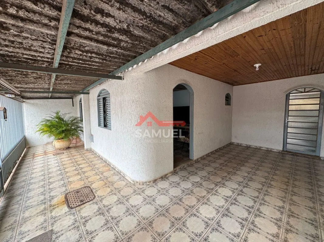 OPORTUNIDADE IMPERDÍVEL – CASA À VENDAIdeal para investidores ou para quem desej...