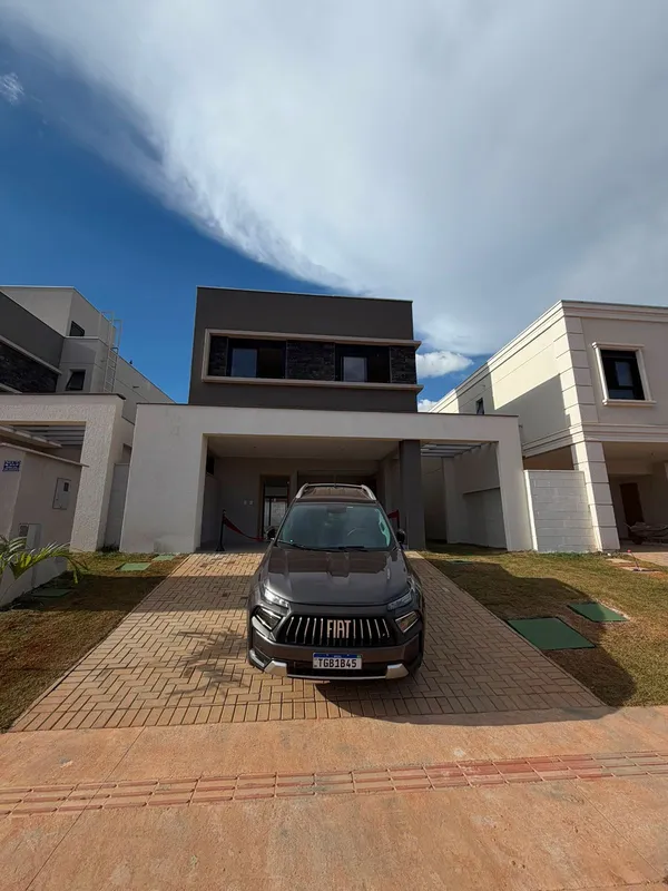 SOBRADO NO JARDINS LYONPRONTO PARA MORARFachada Azaleia4 suítes 200,86 m² constr...