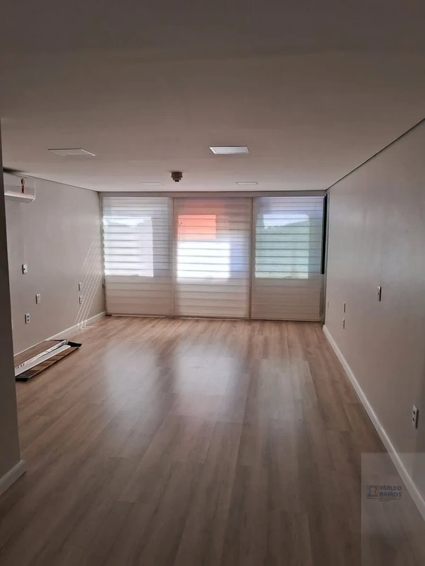 Sala Comercial com 37 M² no Setor Comercial Sul no Edifício Serra Dourada 5º and...