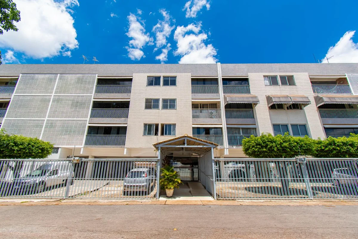 Excelente apartamento com 03 quartos grandes, com armários, ar-condicionado, sal...