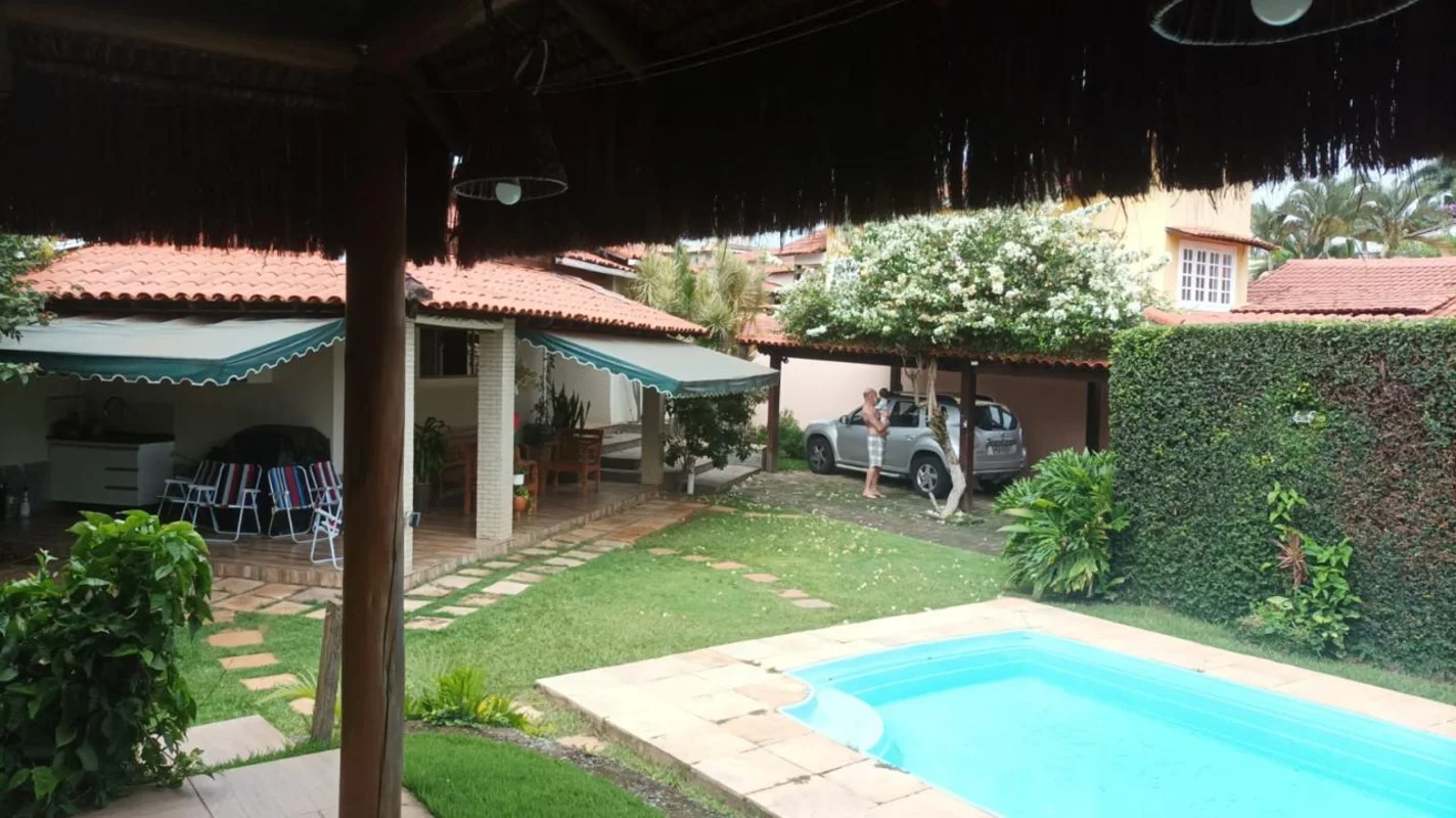 CASA NO VILLE DE MONTAGNE - LOTE COM 800 M2- CASA PRINCIPAL COM : - 5 QUARTOS - ...