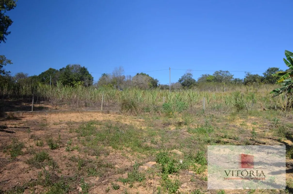 FAZENDA À VENDA – 2 HECTARES DE MUITO CONFORTO E NATUREZA! Excelente propriedade...