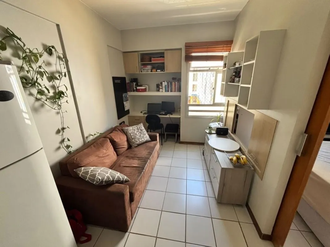 OPORTUNIDADE PARA INVESTIDORES IMOBILIÁRIOS!Excelente kitnet mobiliada com ar co...