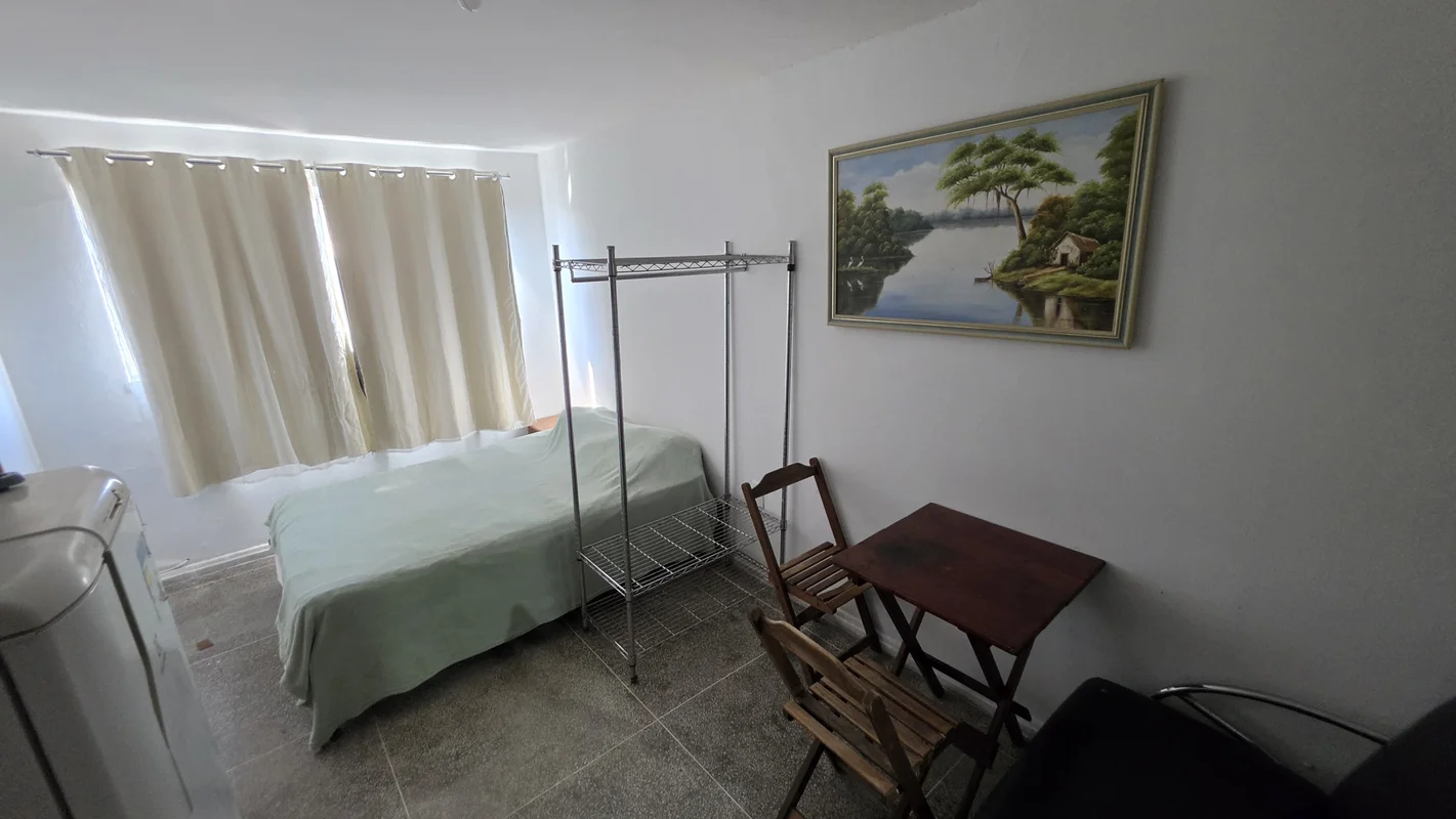 Oportunidade kitnet maravilhosa reformada com banheiro e terraço nascentes local...