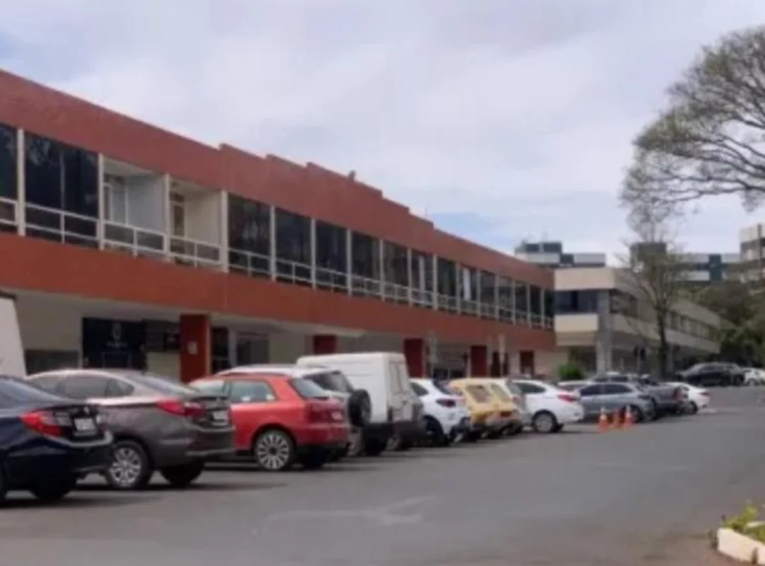 Oportunidade Loja Térrea na CLSW 504 - CEP Excelente localizacaoAtualmente não e...
