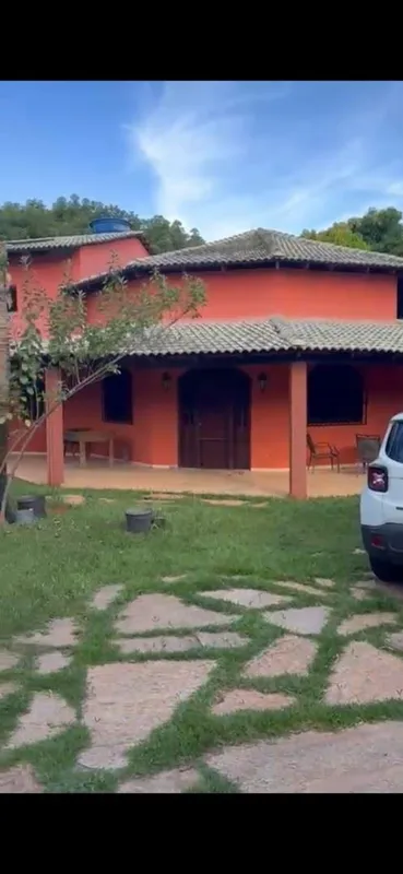 Agradável casa pra quem busca conforto, tranquilidade, espaço e qualidade de vid...