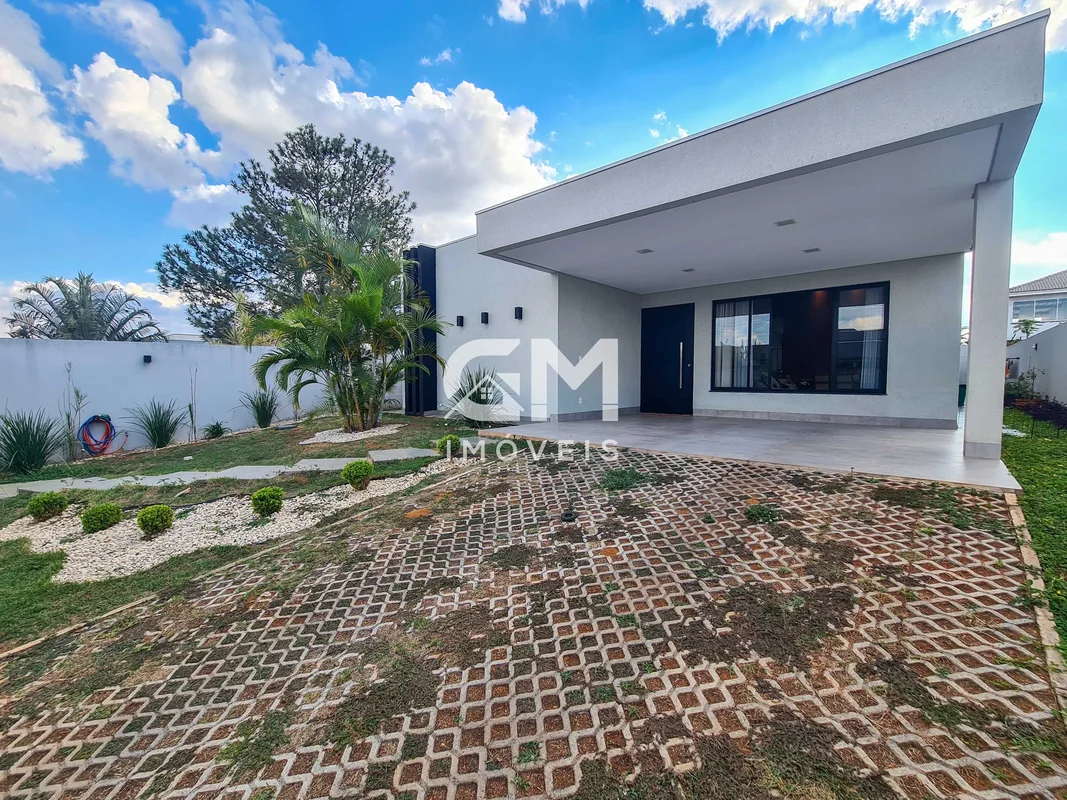 GM IMÓVEIS VENDE CASA NO CONDOMINIO ALTO DA BOA VISTA Destaque do imóvel:- 03 su...