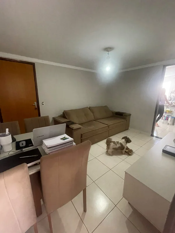 Apt de canto com ventilação natural otima claridade, predio com portaria limpeza...