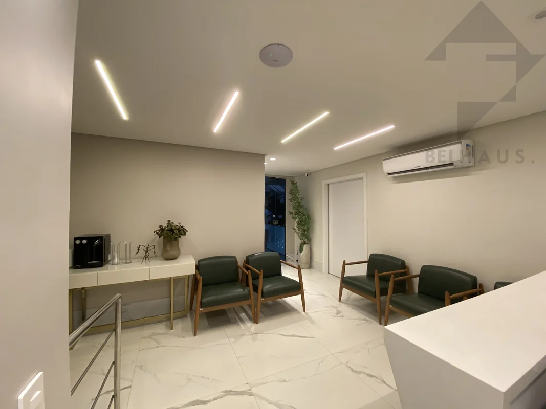 Sala com 180m² de área útil, localização excelente , prédio super conservado com...