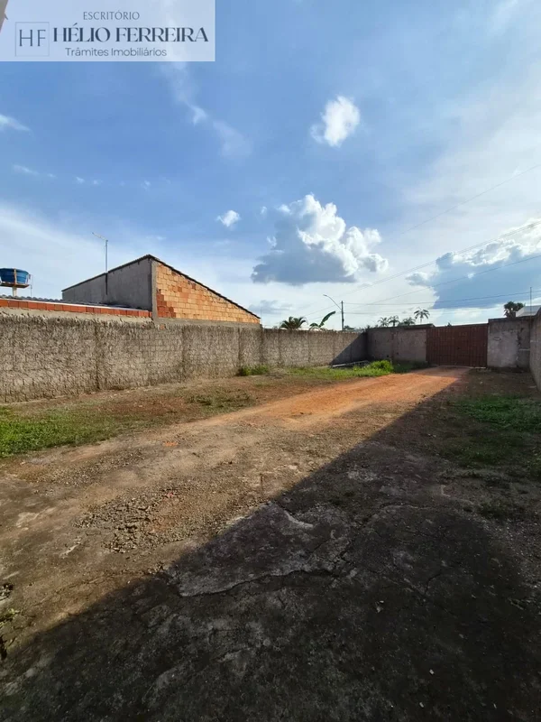 Excelente casa na laje com um lote de 420 m², com: - 2 quartos, - sala, - cozinh...