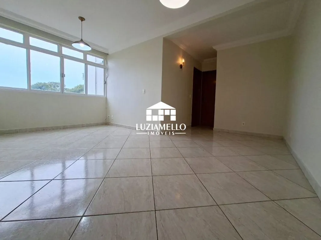 QI 16 BLOCO P , GUARÁ IApartamento com ambientes bem distribuídos e uma excelent...