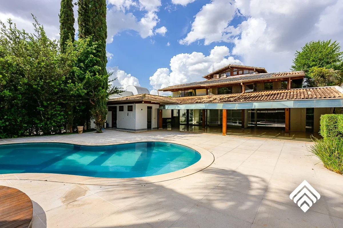 QL 4 LAGO SUL | RESIDÊNCIA OU ESCRITÓRIO | 700 M² | ARQUITETURA INTEGRADA E AMPL...