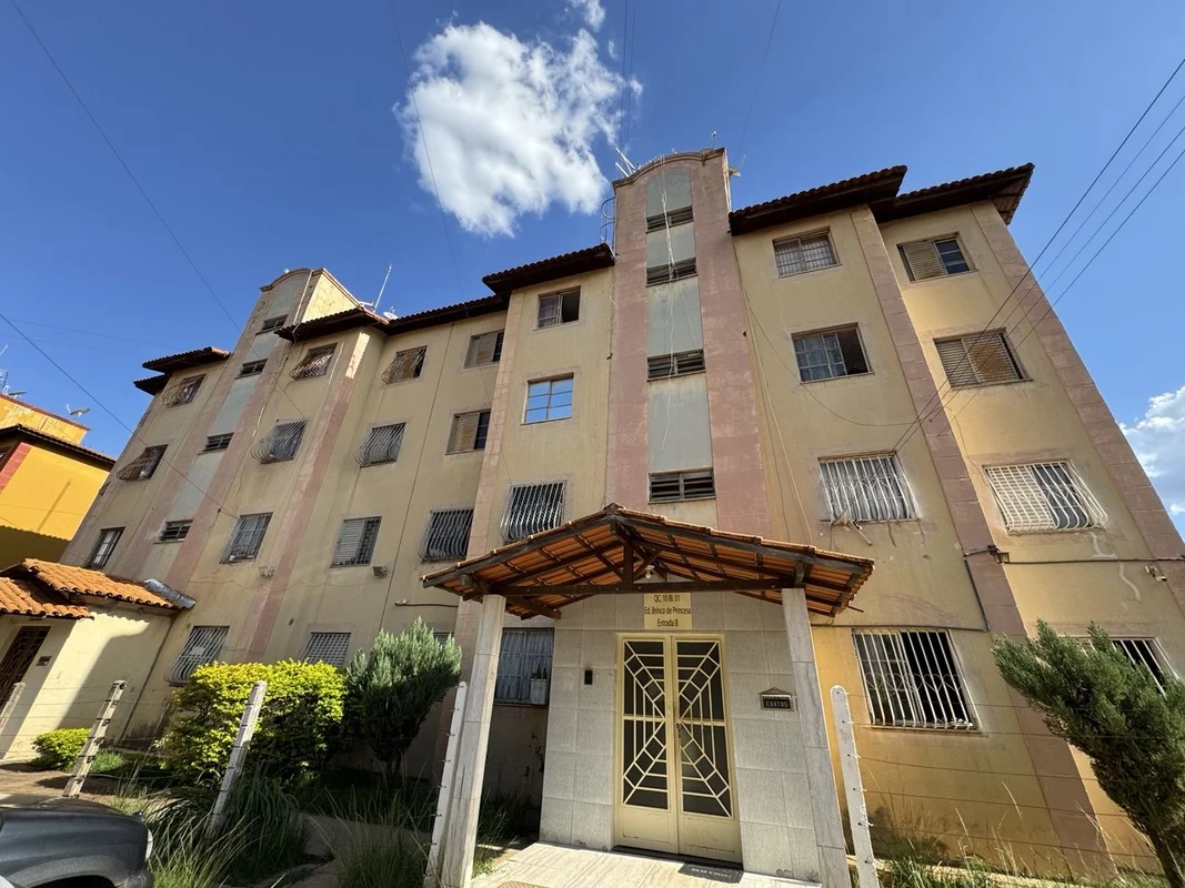 EXCELENTE APARTAMENTO VAZADO - REFORMADOR$135.000,002º PAVIMENTOÁREA PRIVATIVA: ...
