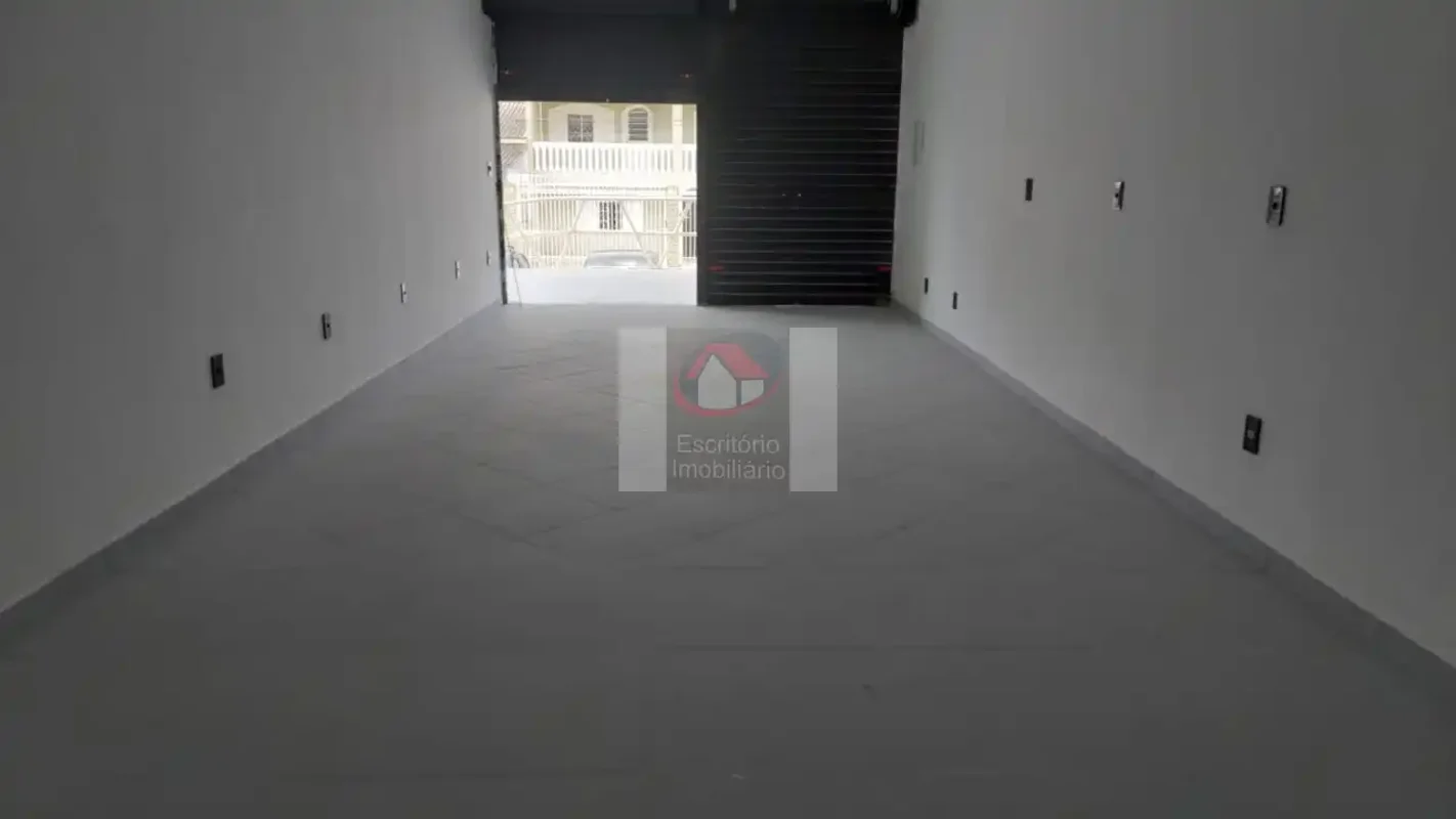 Alugo excelente loja na QE 19 do Guará II, em torno de 60m²Ótimo para colocar um...