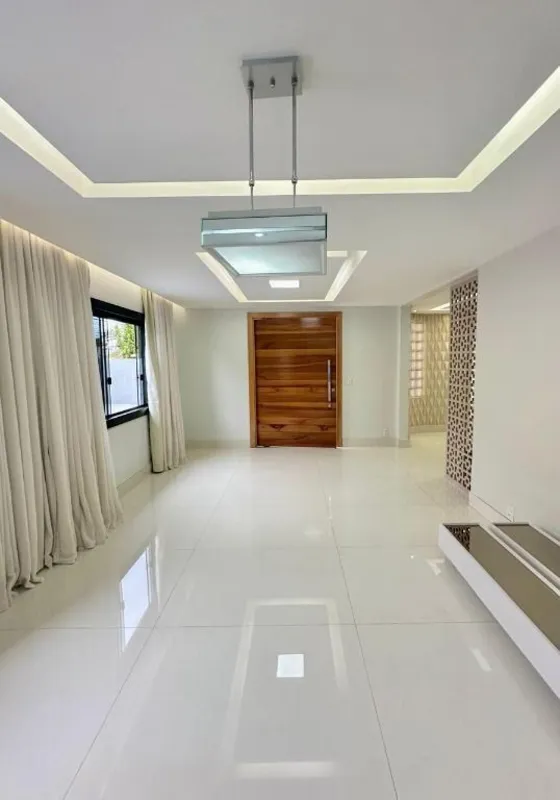 Excelente casa localizada na Vila Planalto, ideal para quem busca um imóvel ampl...